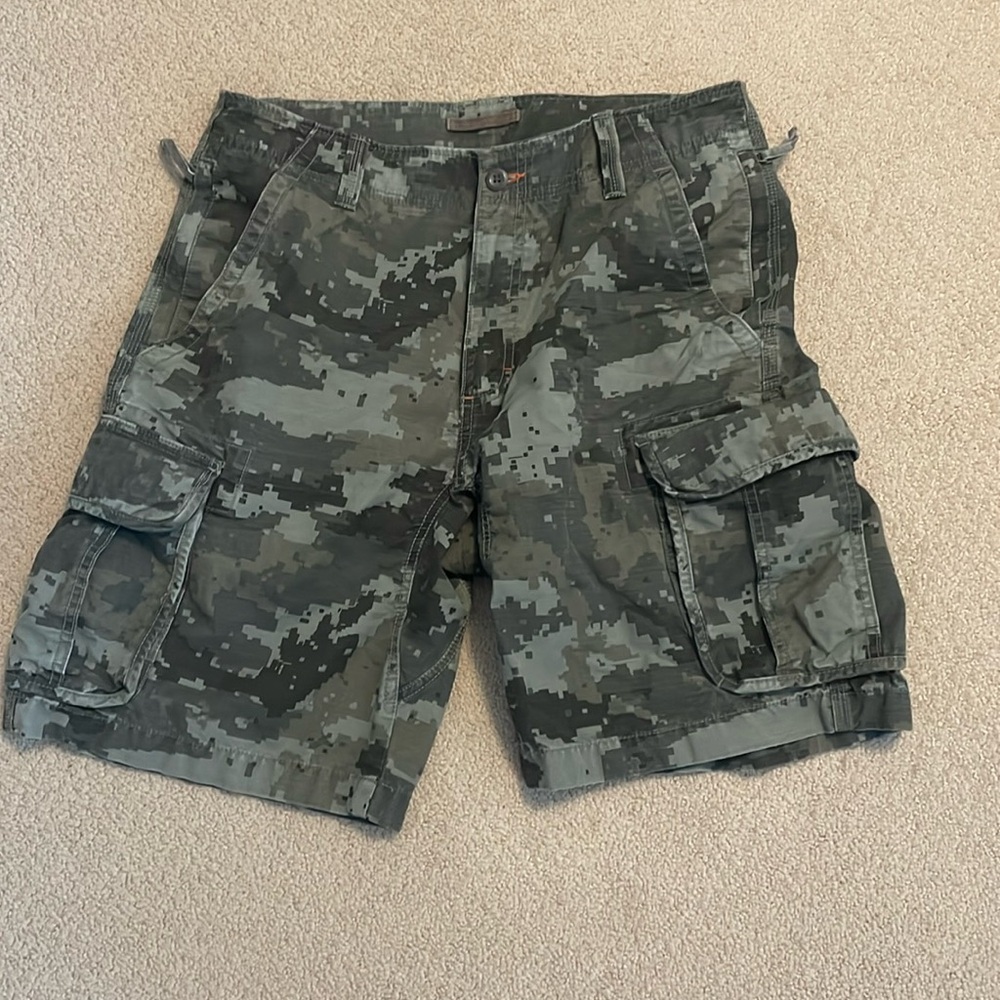 LL Bean camo cargo shorts, size 34